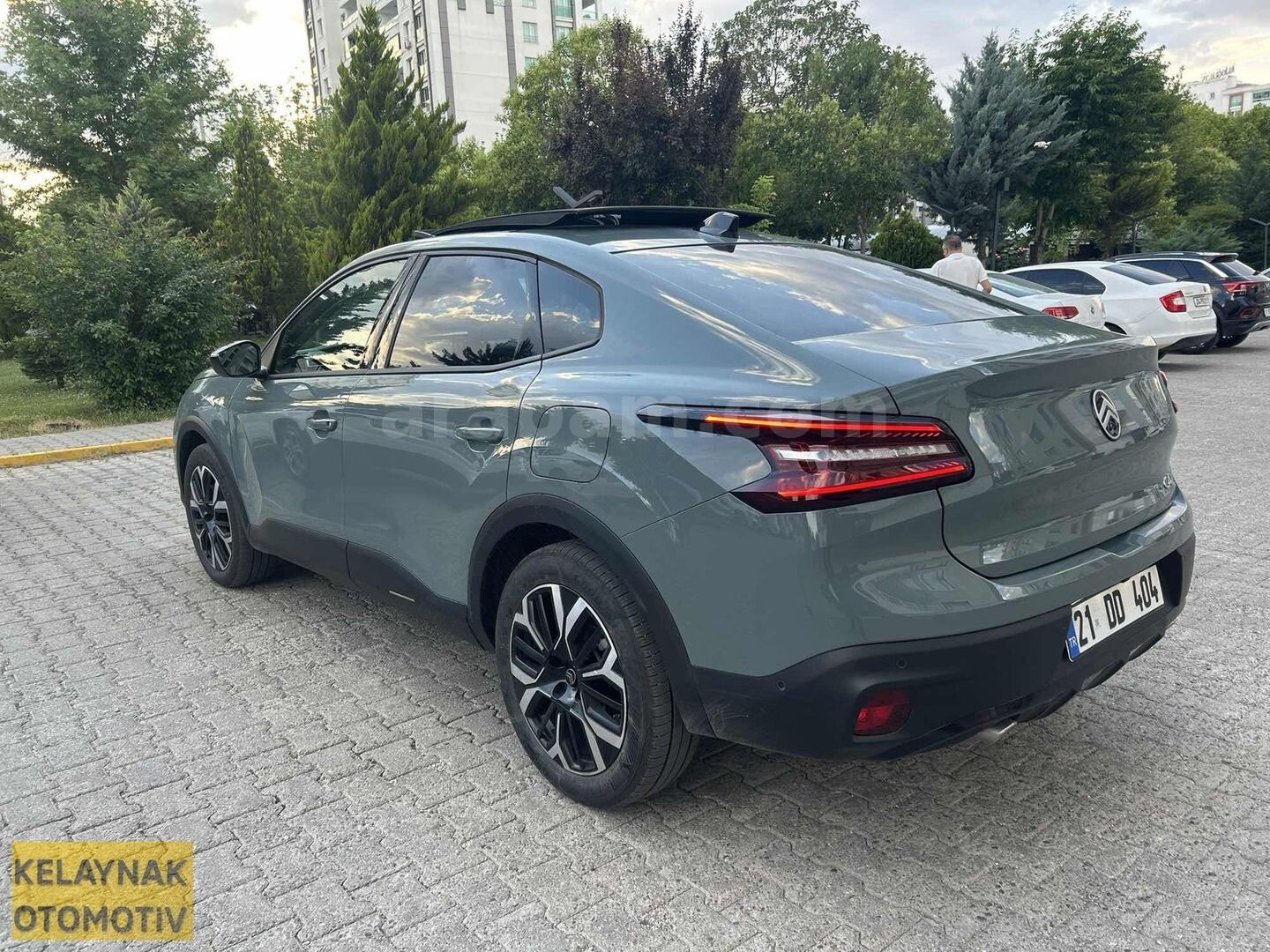 Galeriden Citroen C4 X 1.2 PureTech Max 2025 Model Diyarbakır 20.000 km Yeşil 4