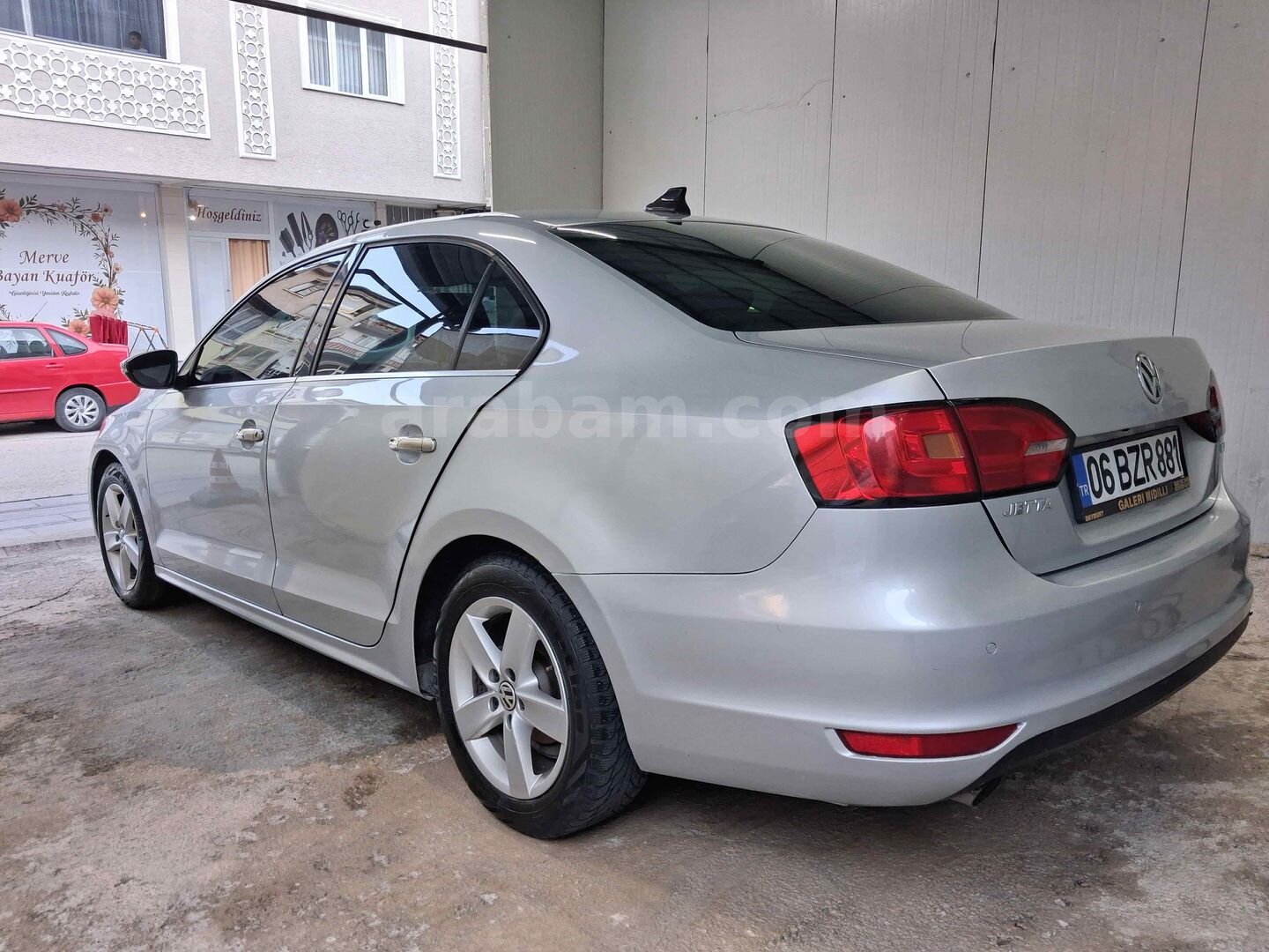Galeriden Volkswagen Jetta 1.6 TDi Comfortline 2013 Model Bayburt 275.000 km Gri 7