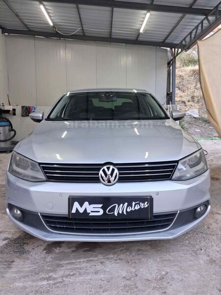 Galeriden Volkswagen Jetta 1.6 TDi Comfortline 2013 Model Bayburt 275.000 km Gri