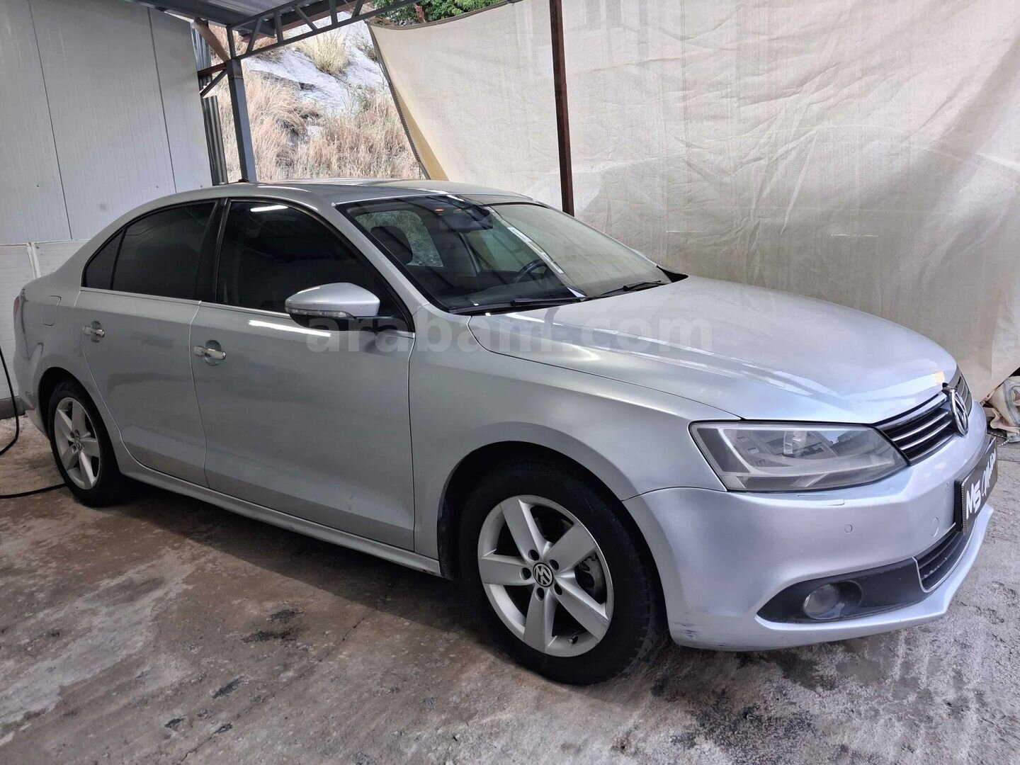 Galeriden Volkswagen Jetta 1.6 TDi Comfortline 2013 Model Bayburt 275.000 km Gri 2