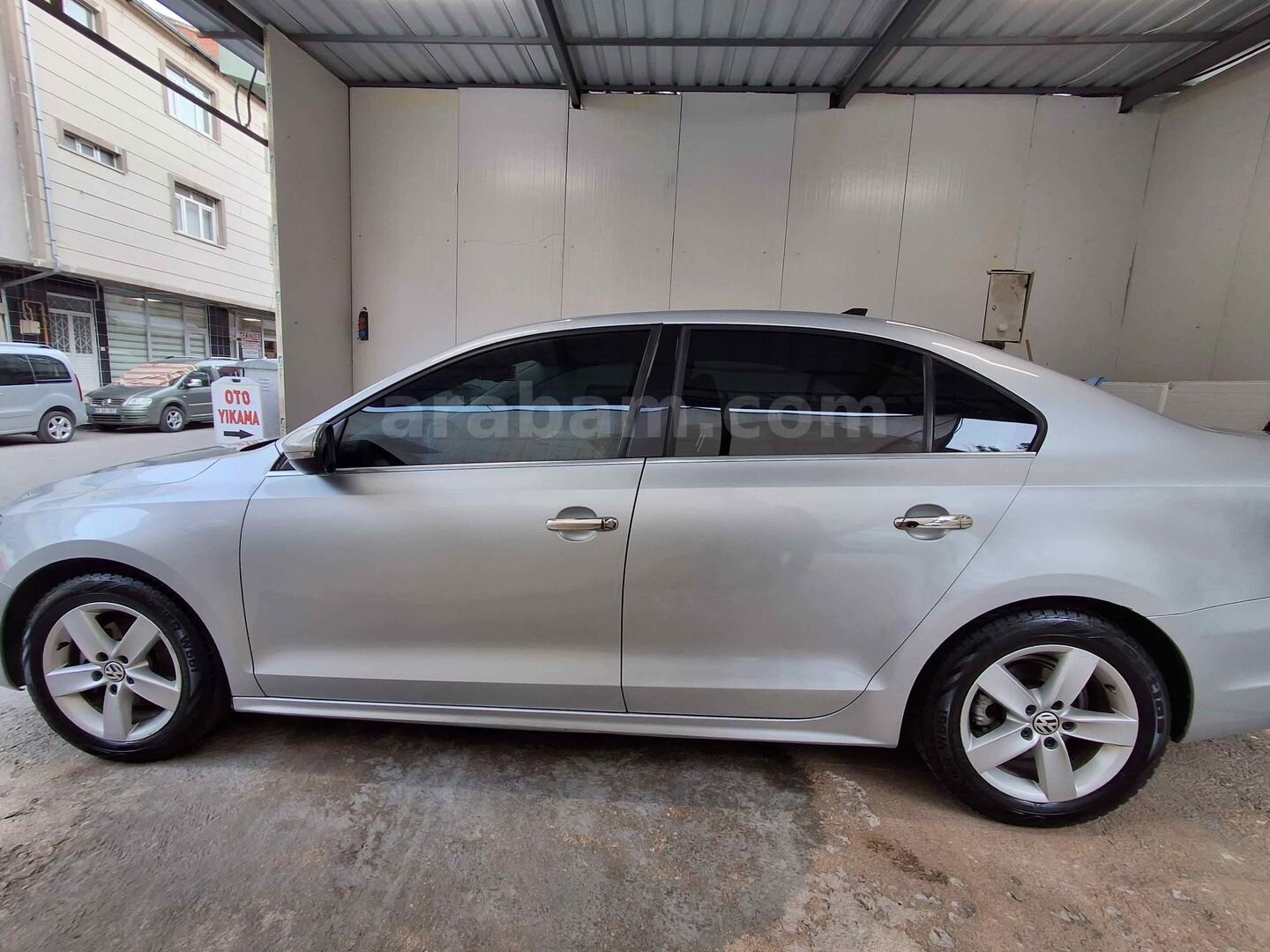 Galeriden Volkswagen Jetta 1.6 TDi Comfortline 2013 Model Bayburt 275.000 km Gri 4