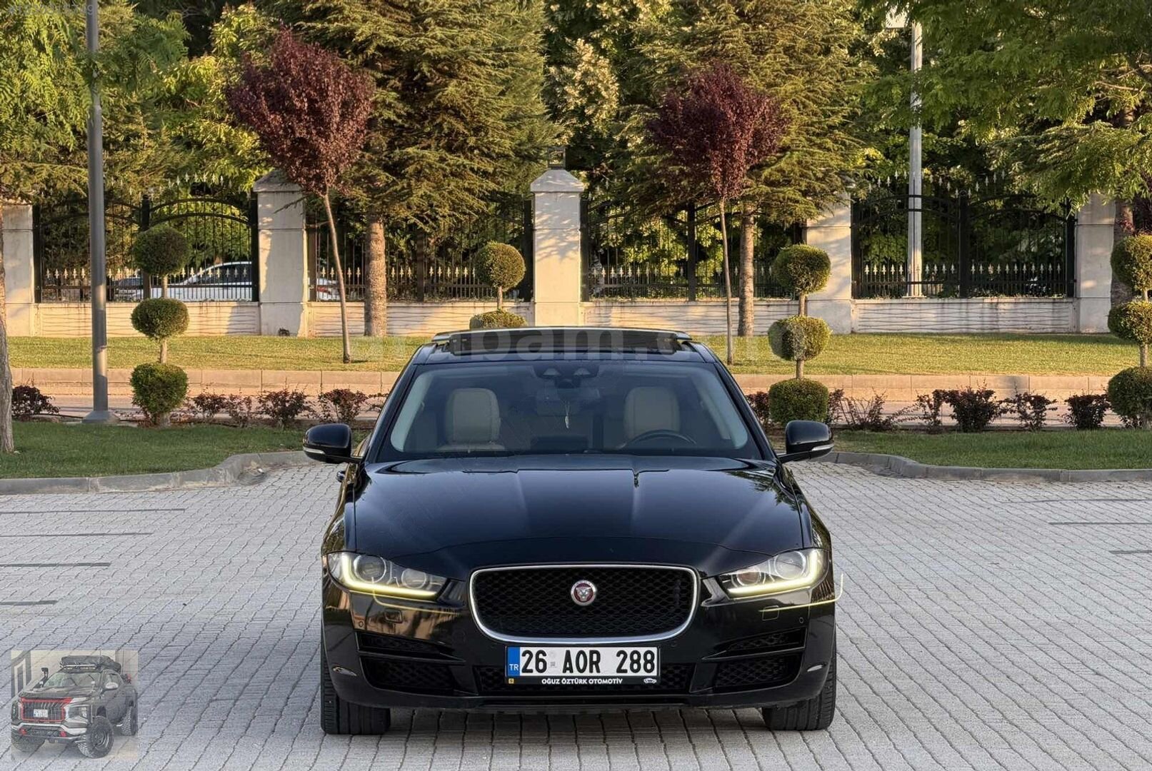 Galeriden Jaguar XE 2.0 Prestige 2015 Model Eskişehir 255.000 km Siyah 3