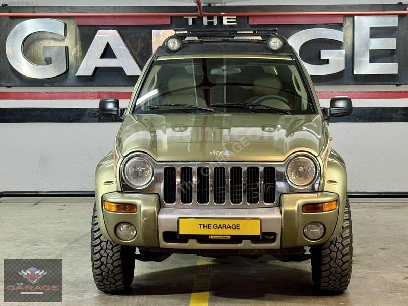 Galeriden Jeep Cherokee 3.7 Renegade 2004 Model İstanbul 221.000 km Yeşil