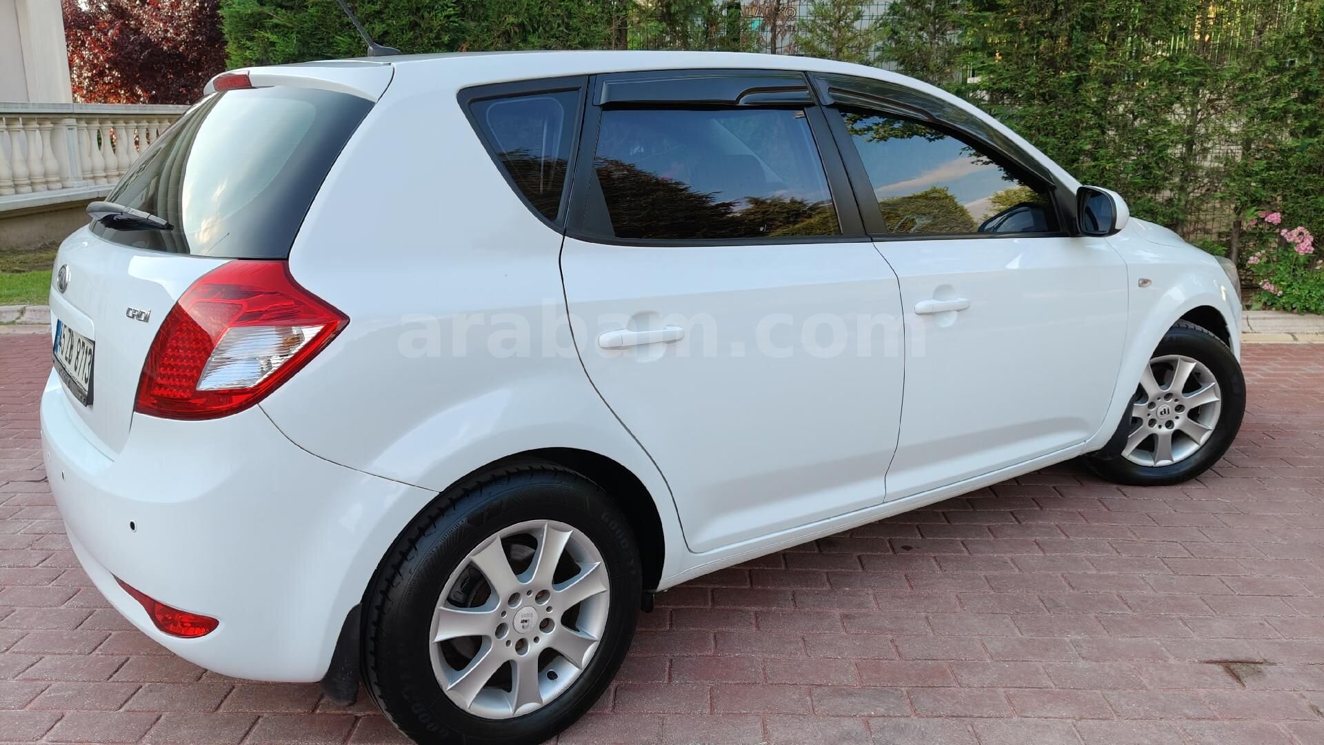 Galeriden Kia Ceed 1.6 CRDi Cool 2012 Model Eskişehir 128.000 km Beyaz 7