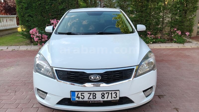 Galeriden Kia Ceed 1.6 CRDi Cool 2012 Model Eskişehir 128.000 km Beyaz