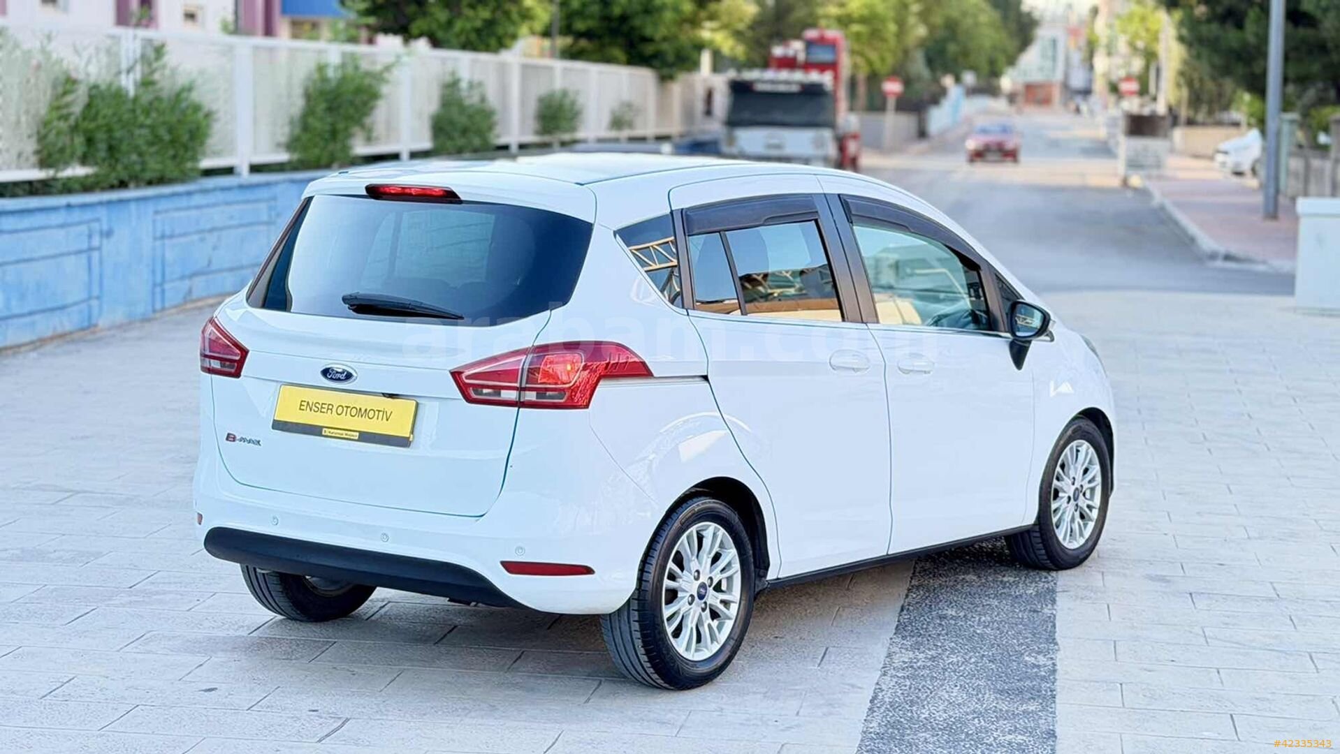 Galeriden Ford B-Max 1.6 TDCi Titanium 2014 Model Antalya 170.000 km Beyaz 5