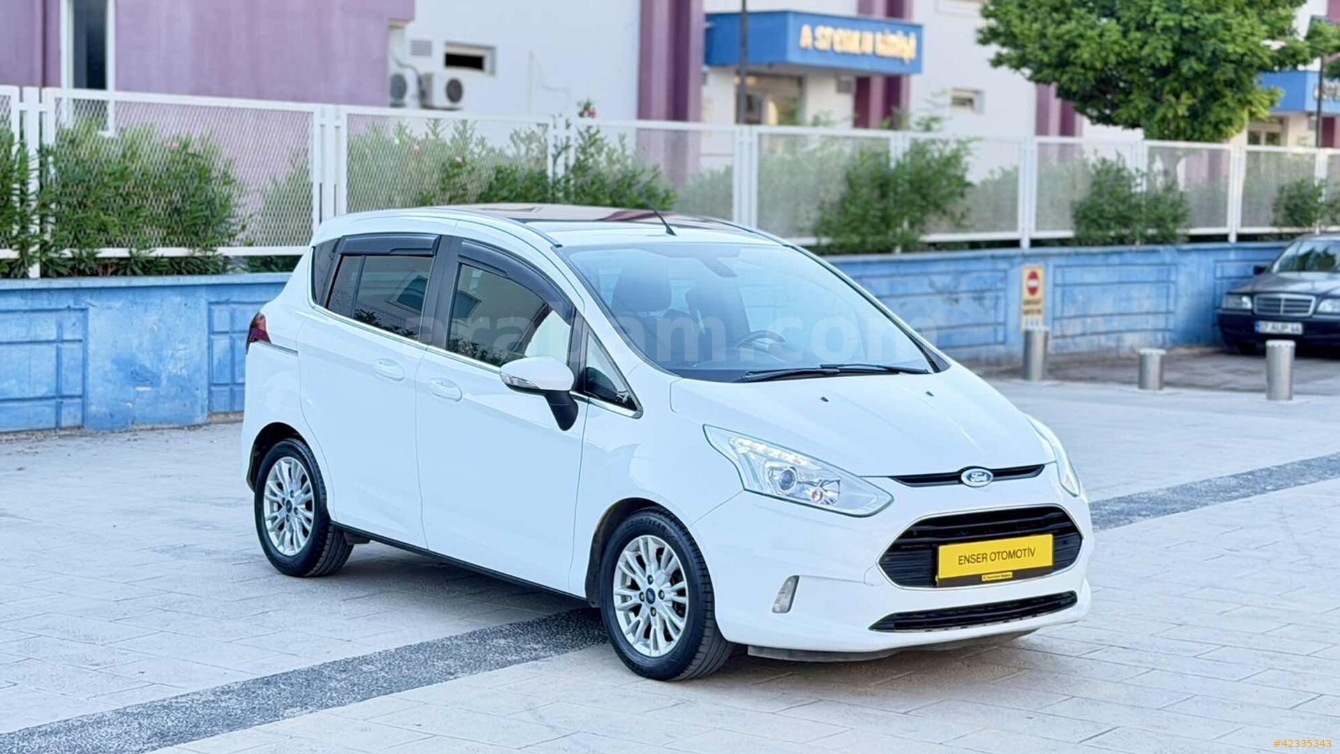 Galeriden Ford B-Max 1.6 TDCi Titanium 2014 Model Antalya 170.000 km Beyaz 2