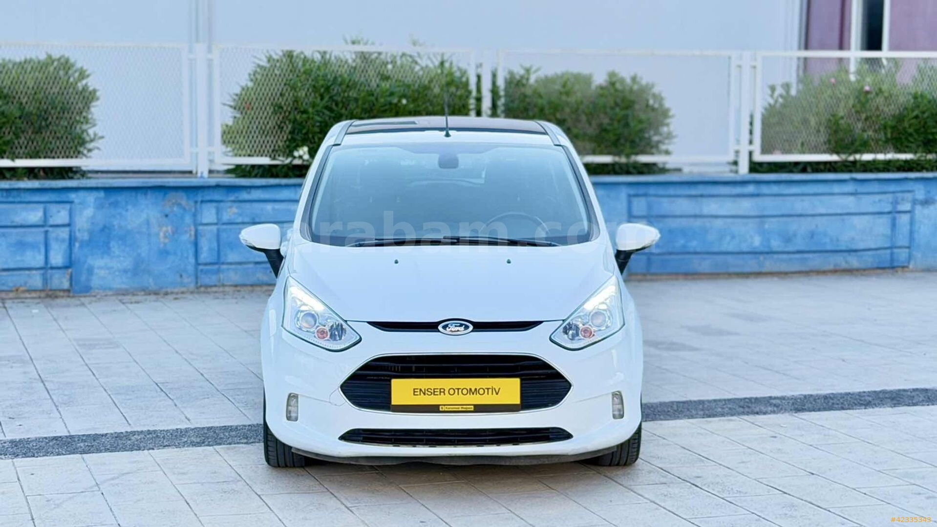 Galeriden Ford B-Max 1.6 TDCi Titanium 2014 Model Antalya 170.000 km Beyaz 1