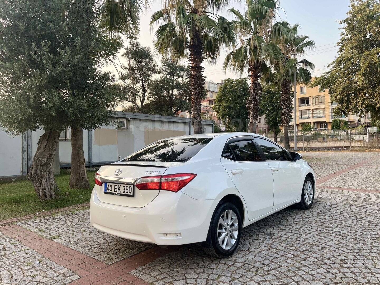 Sahibinden Toyota Corolla 1.4 D-4D Advance 2015 Model Kocaeli 142.000 km Beyaz 5