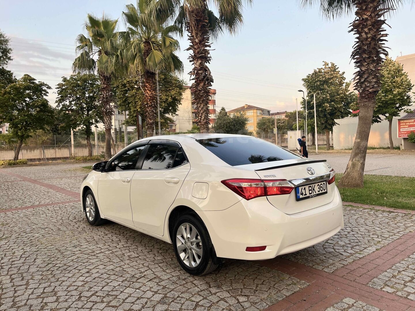 Sahibinden Toyota Corolla 1.4 D-4D Advance 2015 Model Kocaeli 142.000 km Beyaz 3