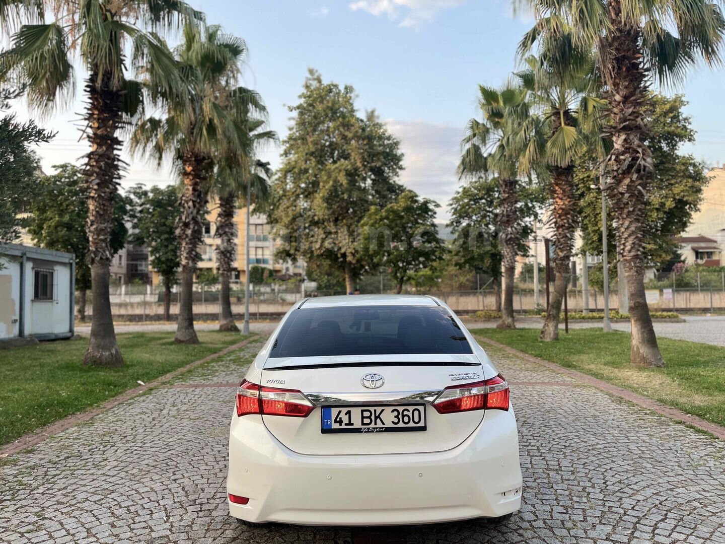 Sahibinden Toyota Corolla 1.4 D-4D Advance 2015 Model Kocaeli 142.000 km Beyaz 4