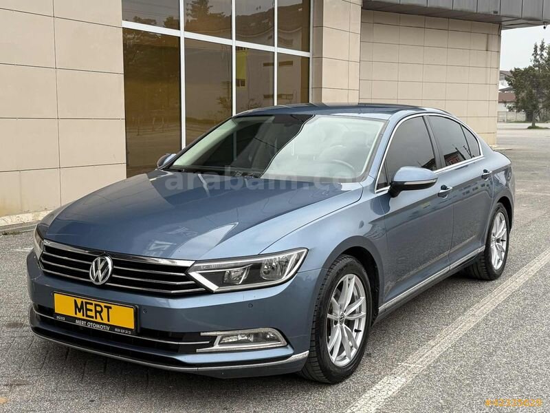 Galeriden Volkswagen Passat 1.6 TDi BlueMotion Comfortline 2018 Model Düzce 212.000 km Mavi