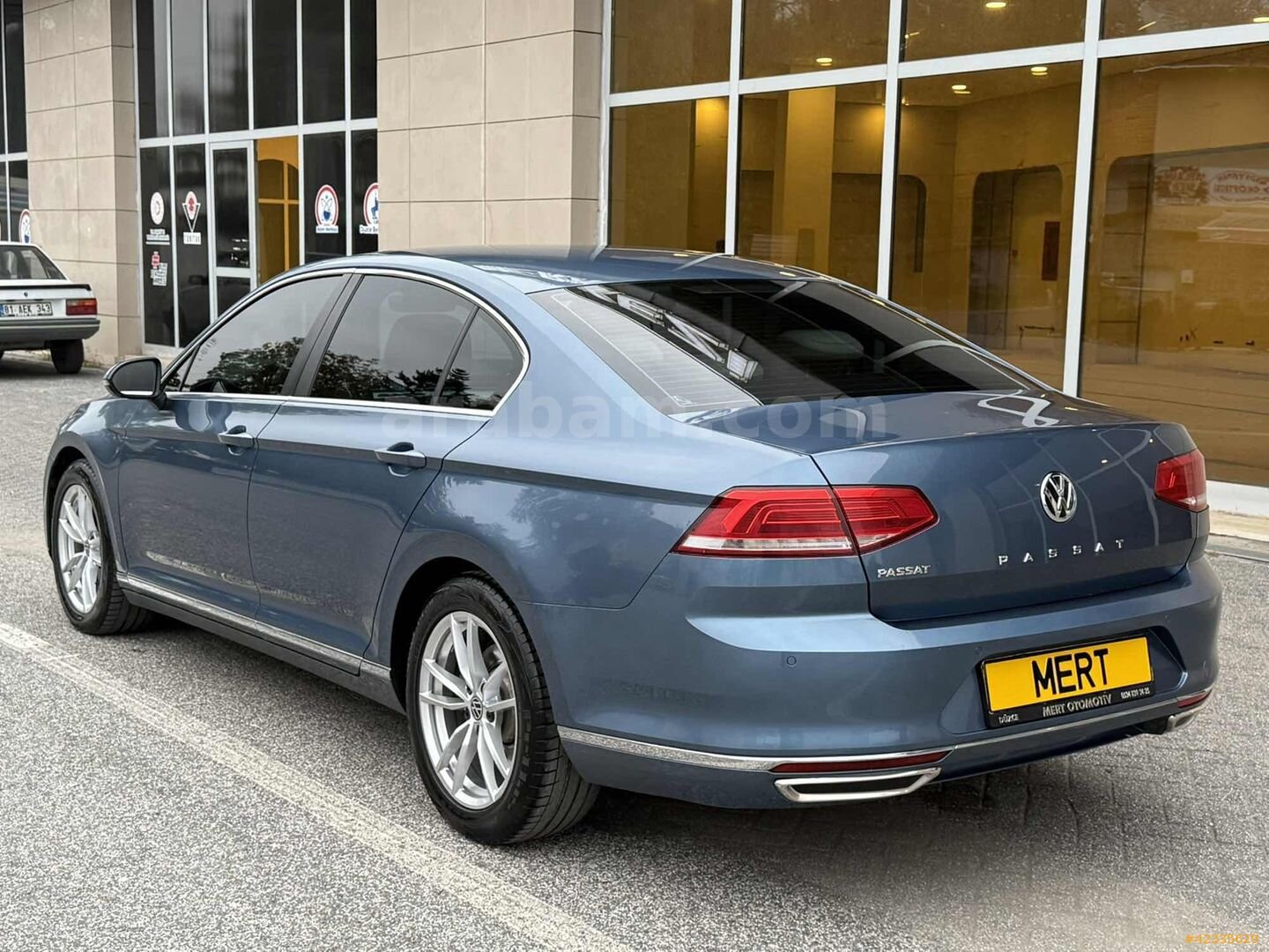 Galeriden Volkswagen Passat 1.6 TDi BlueMotion Comfortline 2018 Model Düzce 212.000 km Mavi 7