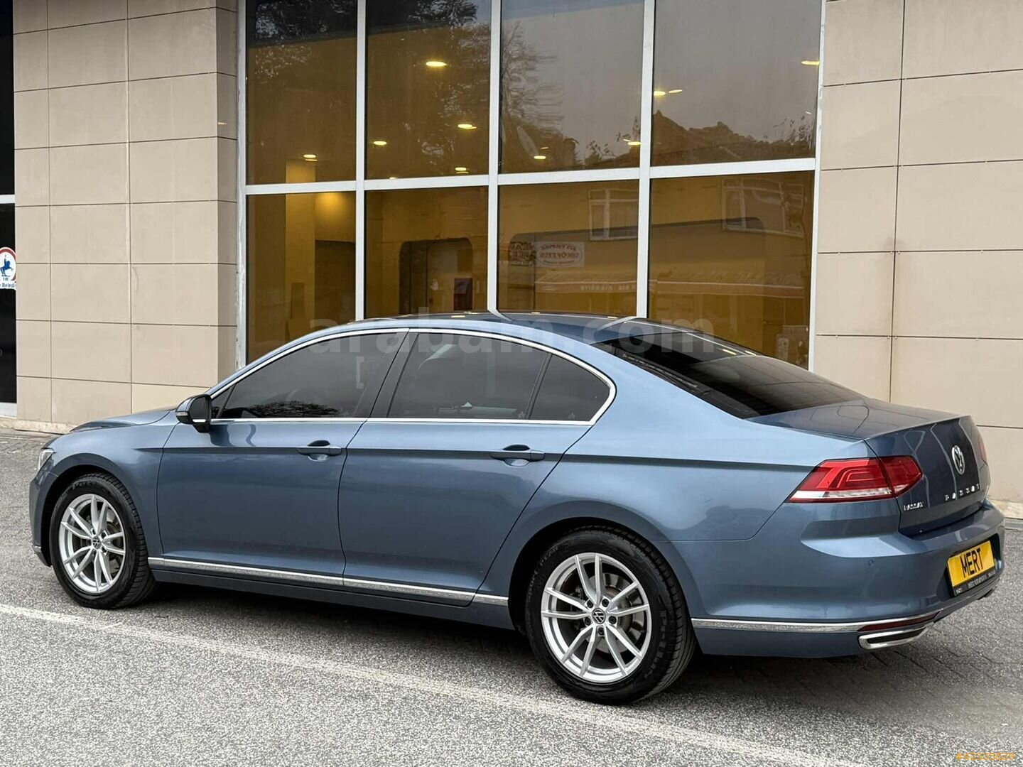 Galeriden Volkswagen Passat 1.6 TDi BlueMotion Comfortline 2018 Model Düzce 212.000 km Mavi 6