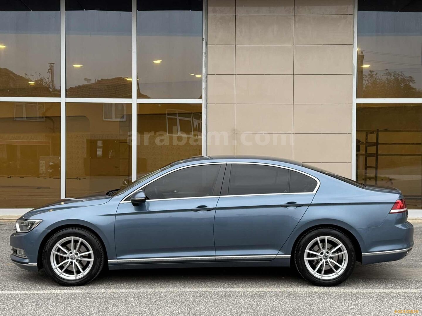 Galeriden Volkswagen Passat 1.6 TDi BlueMotion Comfortline 2018 Model Düzce 212.000 km Mavi 5