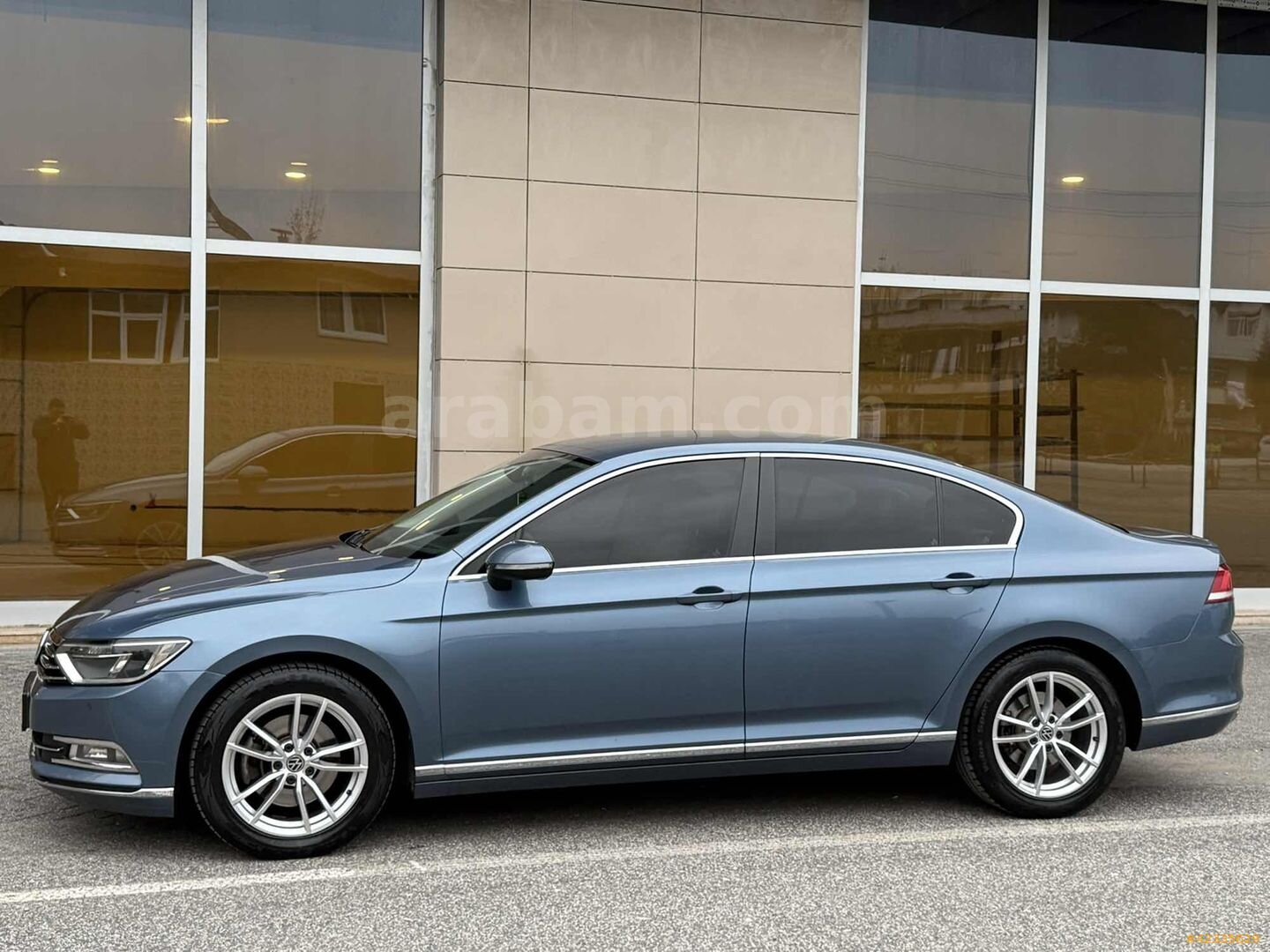 Galeriden Volkswagen Passat 1.6 TDi BlueMotion Comfortline 2018 Model Düzce 212.000 km Mavi 4