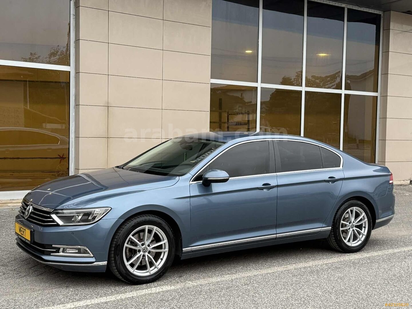 Galeriden Volkswagen Passat 1.6 TDi BlueMotion Comfortline 2018 Model Düzce 212.000 km Mavi 3