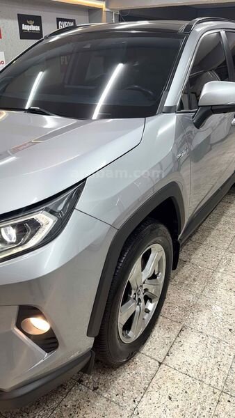 Sahibinden Toyota RAV4 2.5 Hybrid 2019 Model Erzincan 2