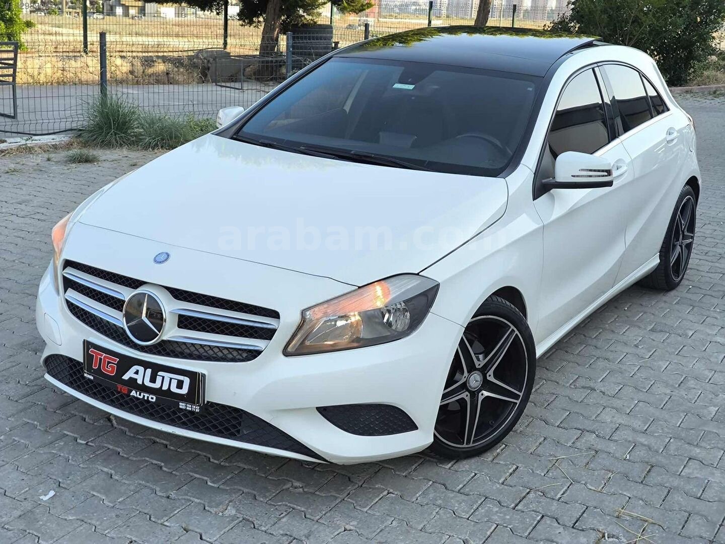Galeriden Mercedes - Benz A 180 CDI BlueEfficiency Urban 2015 Model Mersin 182.500 km Beyaz 2