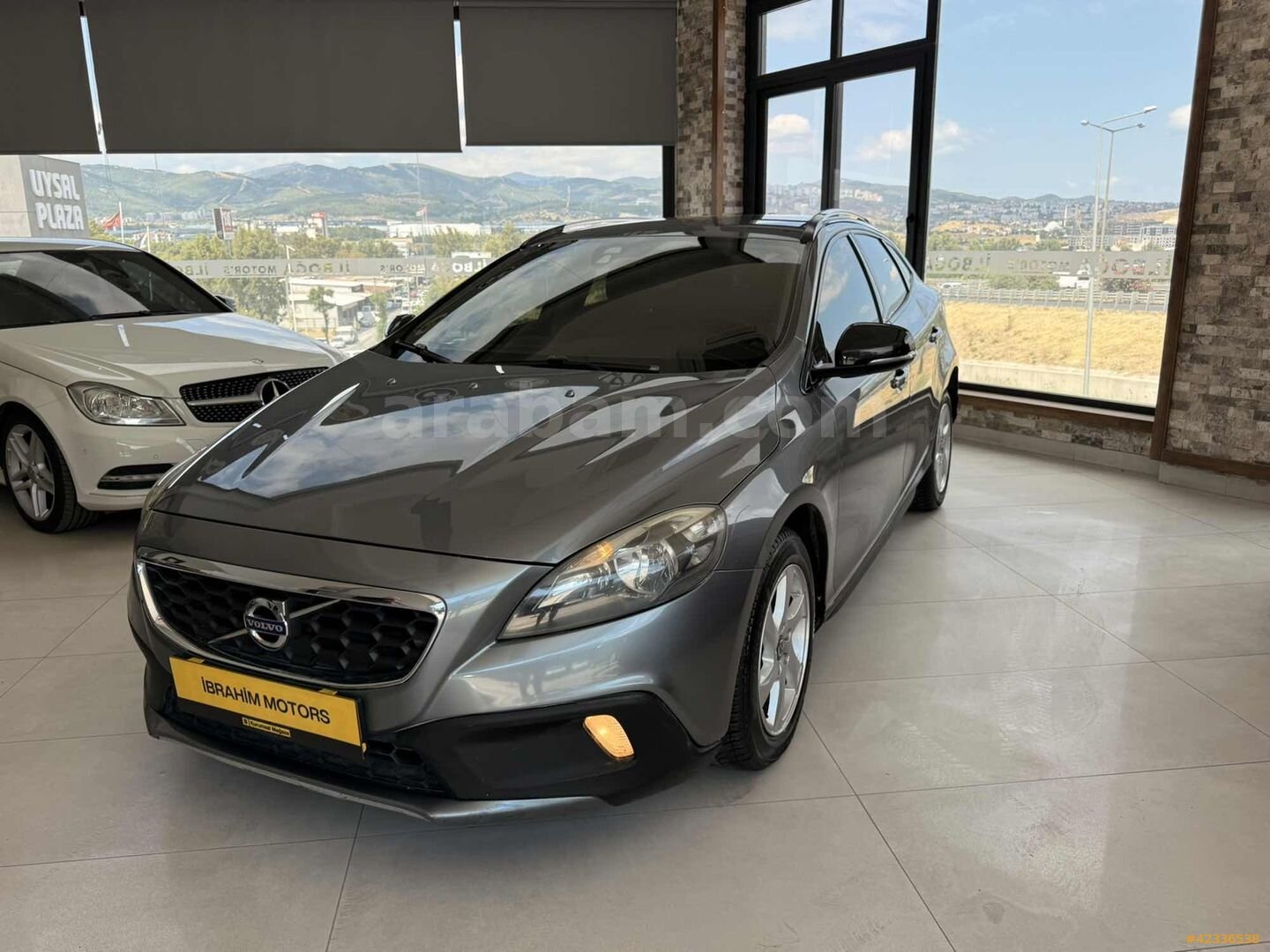 Galeriden Volvo V40 Cross Country 1.6 D Premium 2015 Model İzmir 200.000 km Füme 3