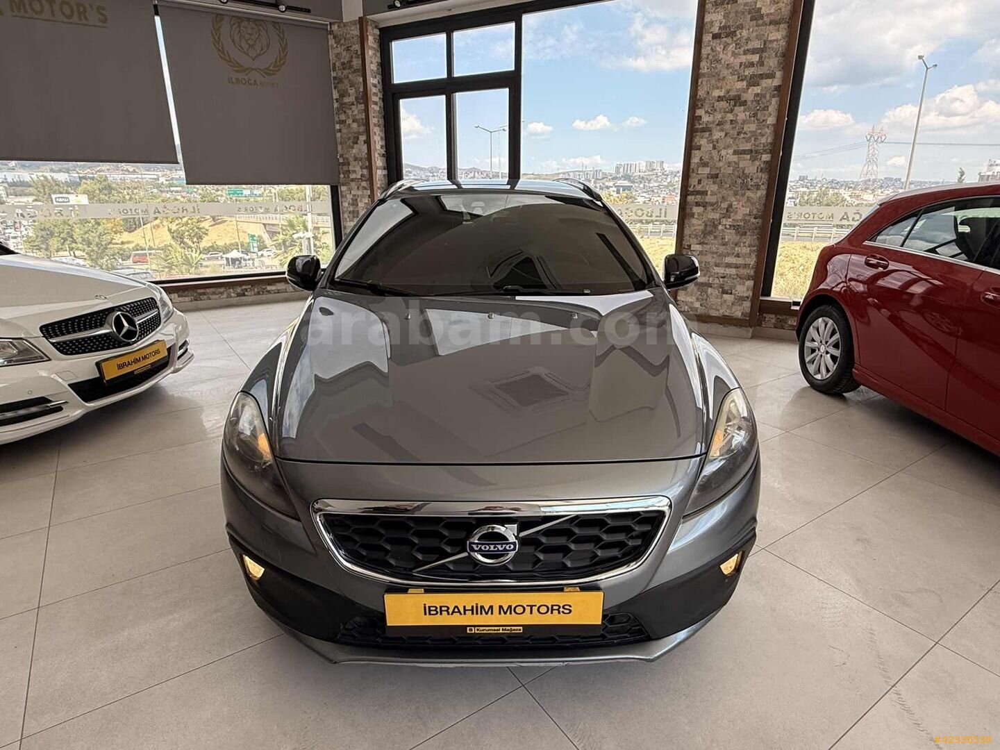 Galeriden Volvo V40 Cross Country 1.6 D Premium 2015 Model İzmir 200.000 km Füme 1