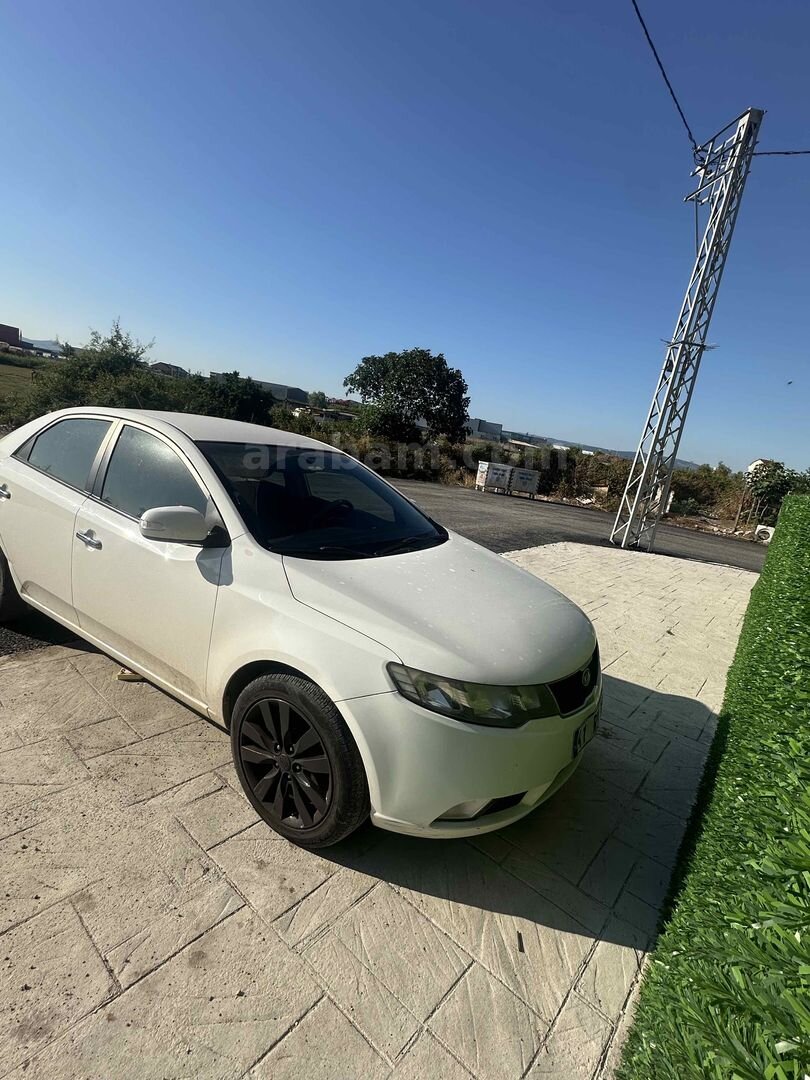 Sahibinden Kia Cerato 1.6 EX Advance 2010 Model Kocaeli 200.417 km Beyaz 4