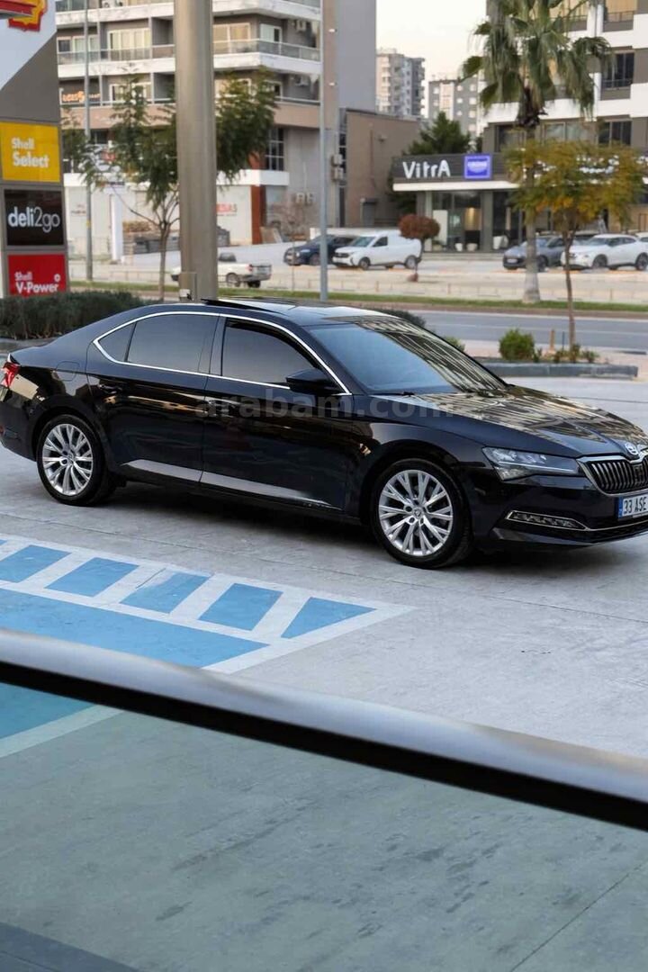 Sahibinden Skoda SuperB 1.5 TSI Prestige 2023 Model Mersin 63.000 km Siyah 7