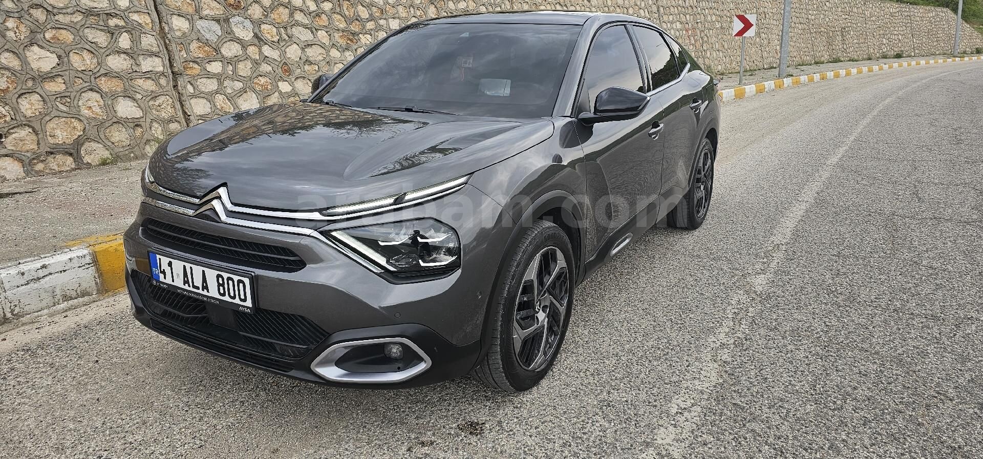 Sahibinden Citroen C4 X 1.2 PureTech Shine Bold 2024 Model Malatya 32.000 km Gri (metalik) 3