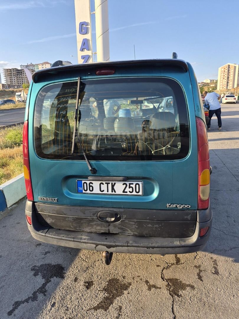 Sahibinden Renault Kangoo 1.4 RTE 2000 Model Kırıkkale 304.000 km Yeşil (metalik) 3