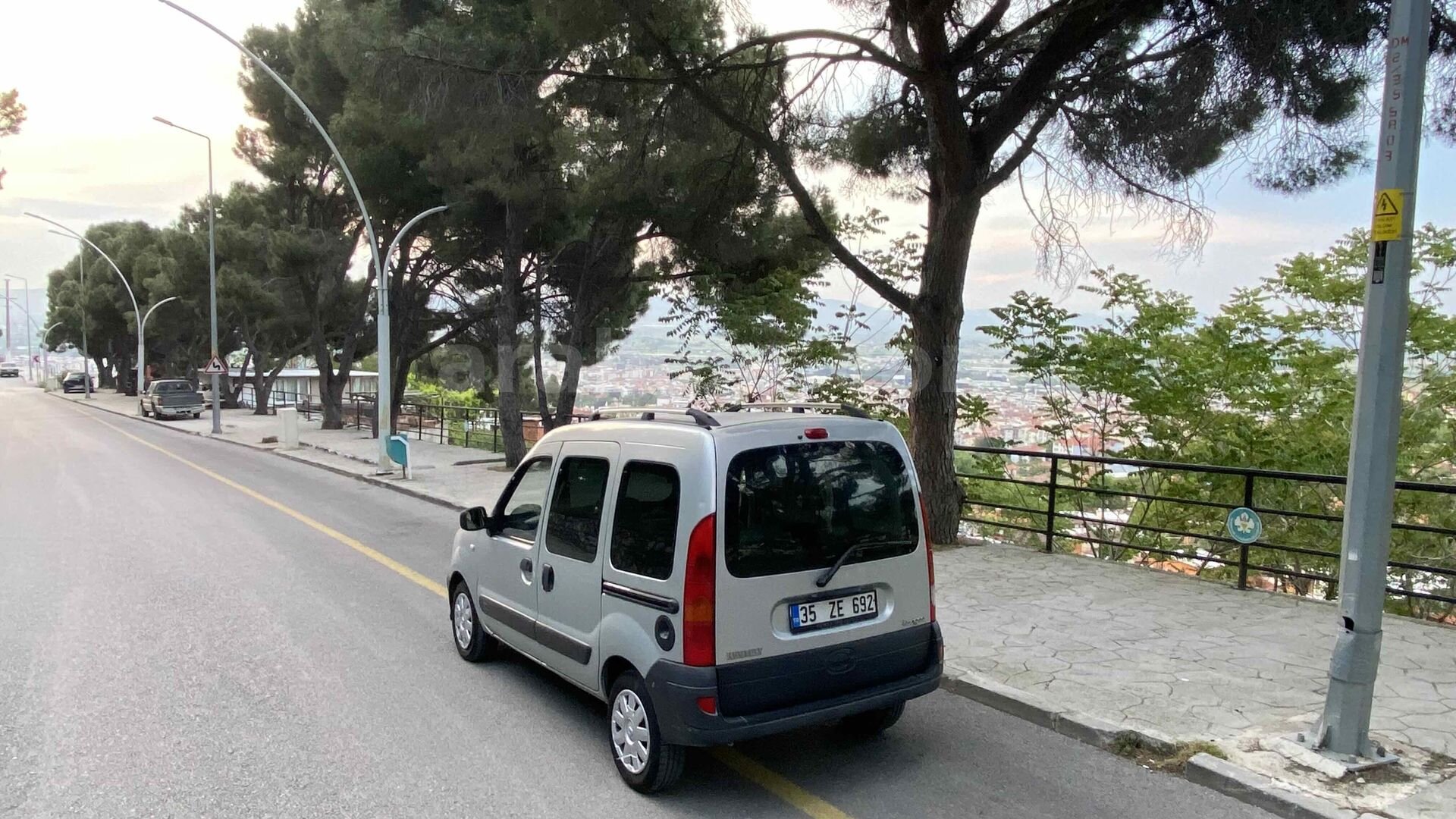 Sahibinden Renault Kangoo 1.5 dCi Expression 2008 Model Manisa 305.000 km Gri 3