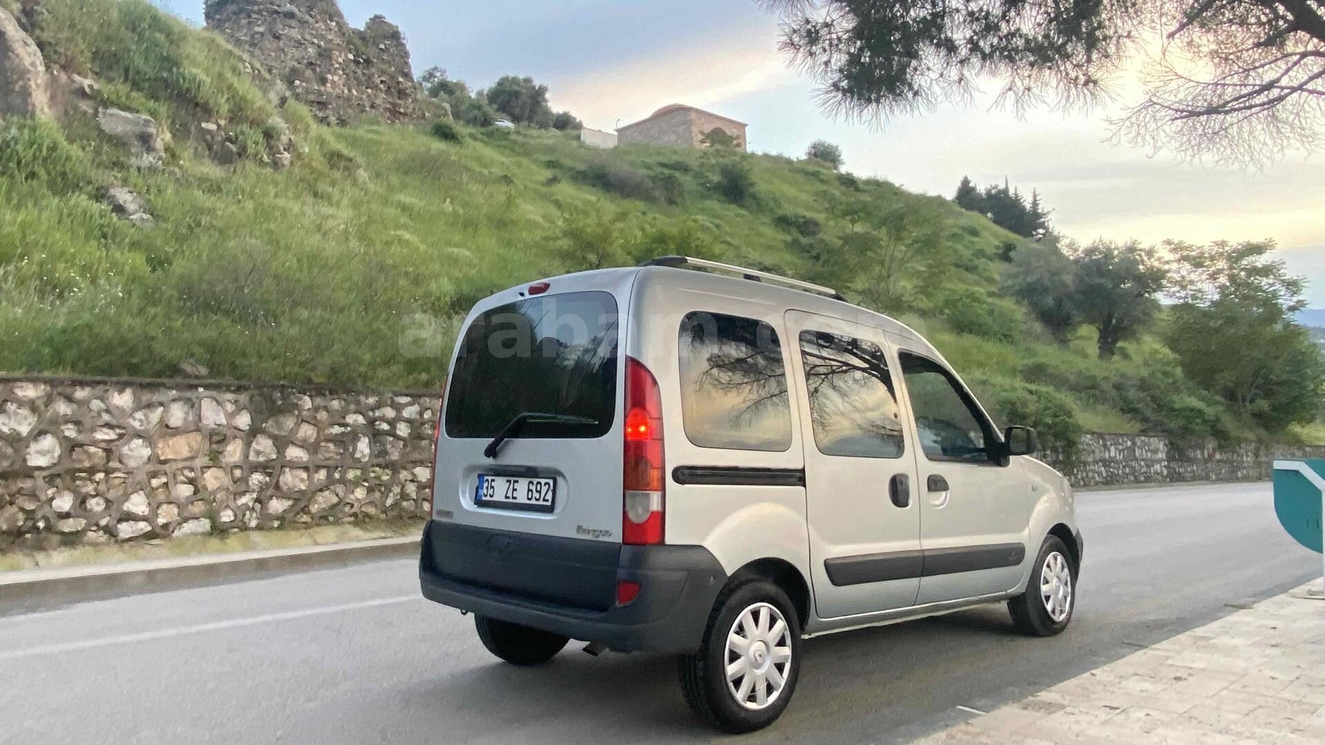 Sahibinden Renault Kangoo 1.5 dCi Expression 2008 Model Manisa 305.000 km Gri 6