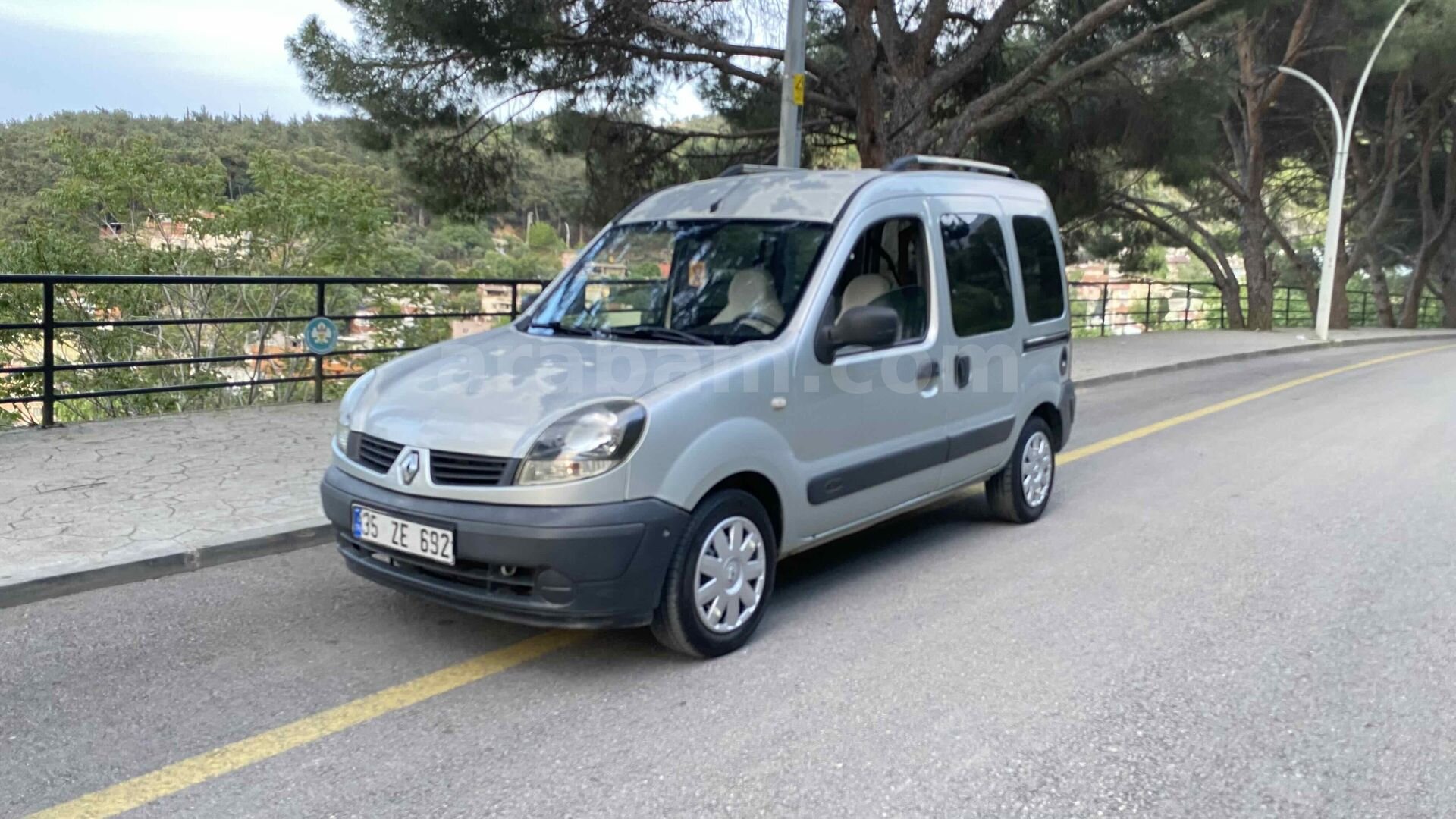 Sahibinden Renault Kangoo 1.5 dCi Expression 2008 Model Manisa 305.000 km Gri 1