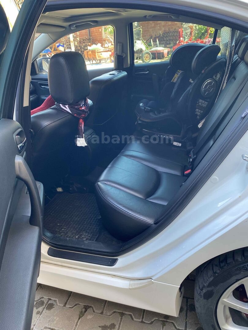 Sahibinden Mazda 6 2.0 Sport 2011 Model Balıkesir 106.000 km Beyaz 6