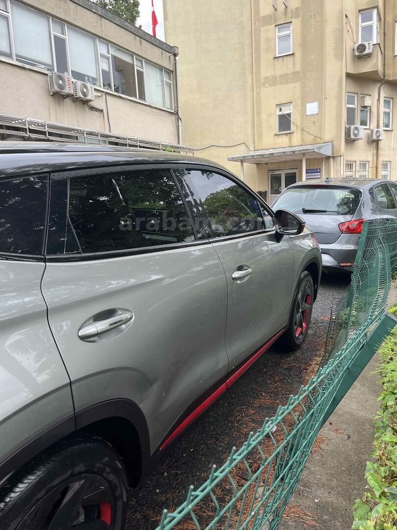 Sahibinden Chery Omoda 5 1.6 T-GDI Luxury 2023 Model İstanbul 72.300 km Gri (Gümüş) 4