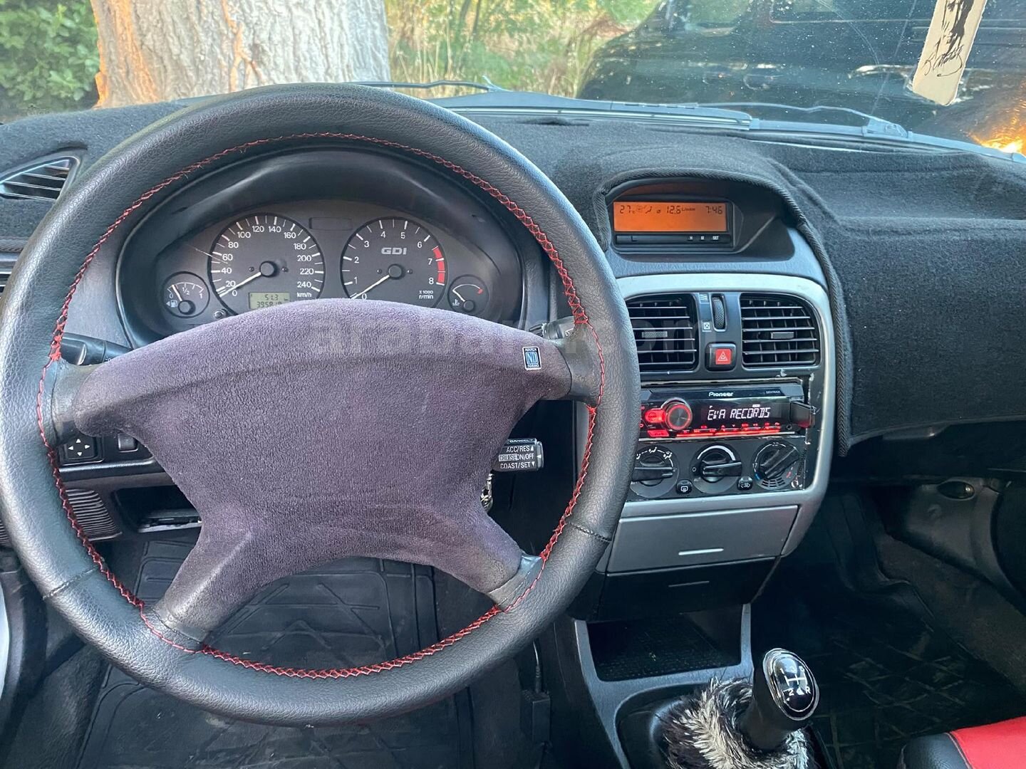 Sahibinden Mitsubishi Carisma 1.8 GDI Elegance 2000 Model İstanbul 396.000 km Gri (Gümüş) 6
