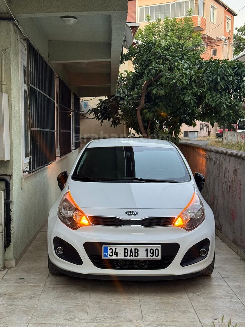 Sahibinden Kia Rio 1.4 CRDi Fancy 2014 Model İstanbul 157.800 km Beyaz 1
