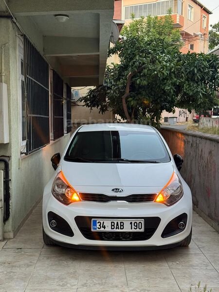 Sahibinden Kia Rio 1.4 CRDi Fancy 2014 Model İstanbul 157.800 km Beyaz