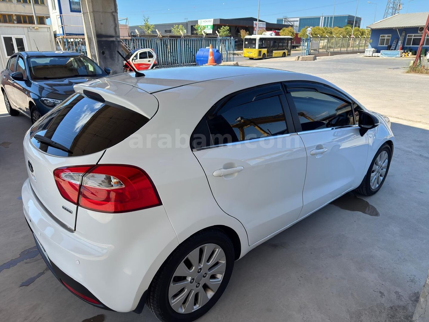 Sahibinden Kia Rio 1.4 CRDi Fancy 2014 Model İstanbul 157.800 km Beyaz 5