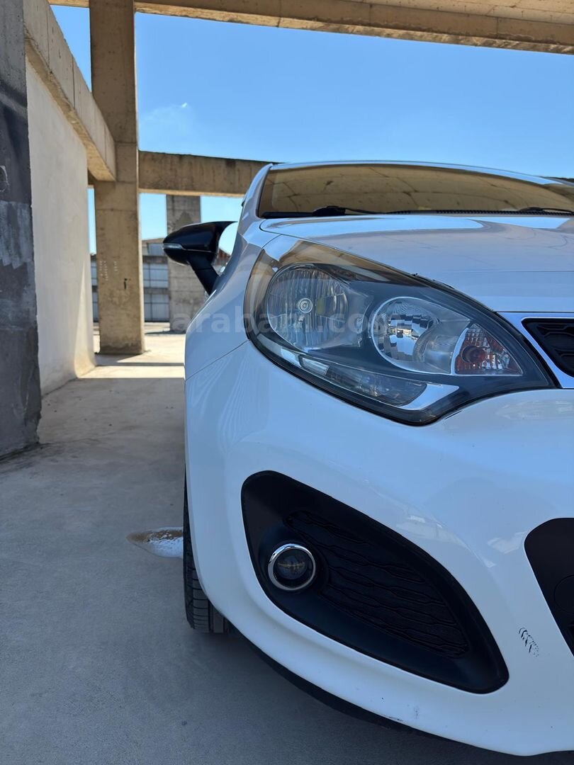 Sahibinden Kia Rio 1.4 CRDi Fancy 2014 Model İstanbul 157.800 km Beyaz 7