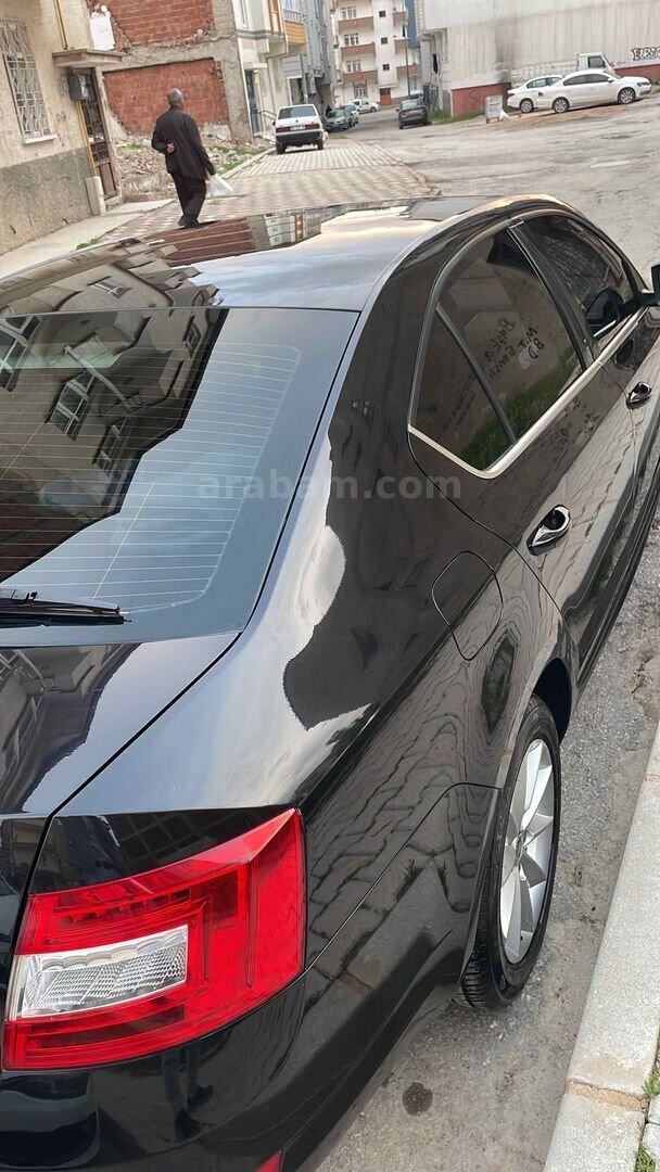 Sahibinden Skoda Octavia 1.6 TDI Elegance CR 2013 Model Elazığ 231.000 km Siyah 3