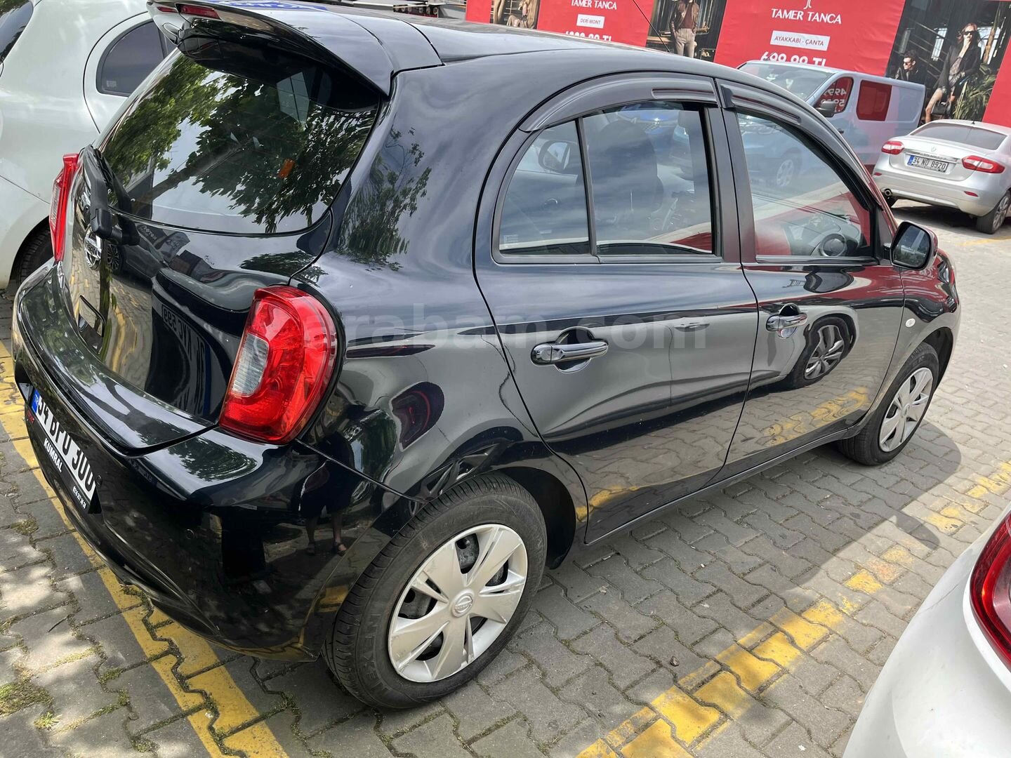 Sahibinden Nissan Micra 1.2 Street 2018 Model Kocaeli 35.000 km Siyah 3