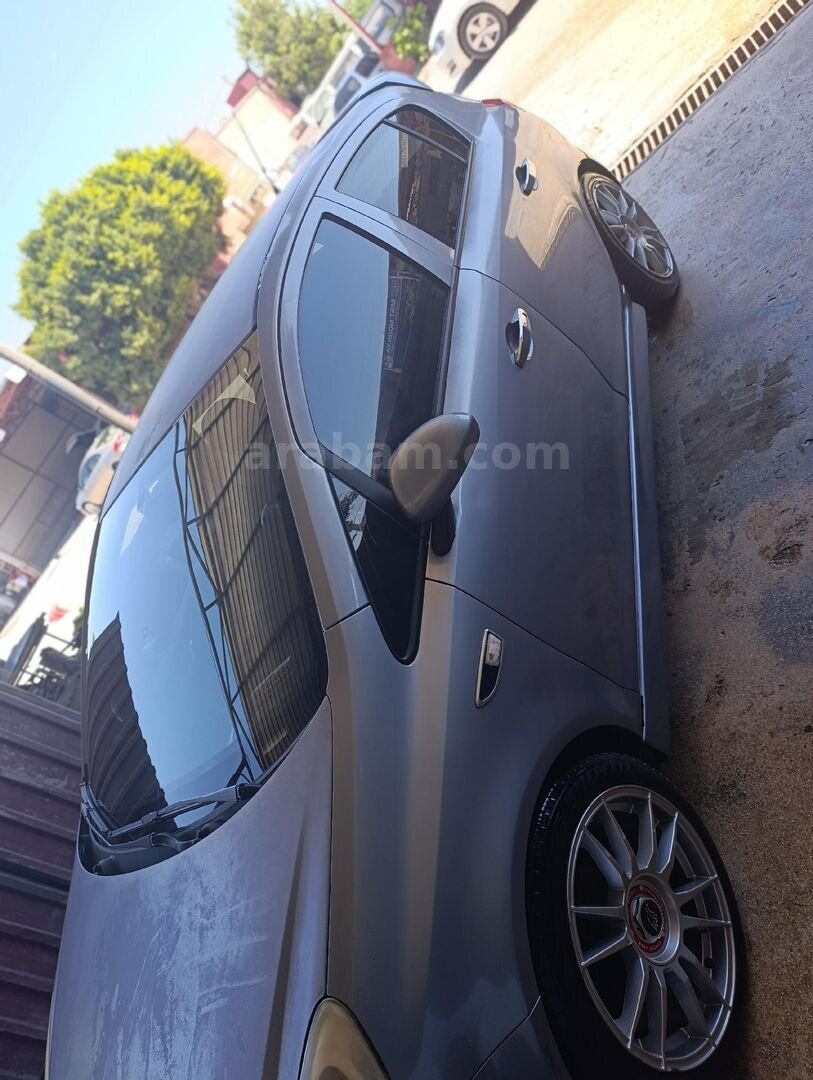 Sahibinden Opel Corsa 1.2 Twinport Essentia 2009 Model Mersin 182.500 km Gri (Gümüş) 3