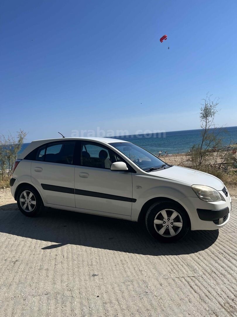 Sahibinden Kia Rio 1.5 CRDi EX Advance 2009 Model Antalya 290.000 km Beyaz 2