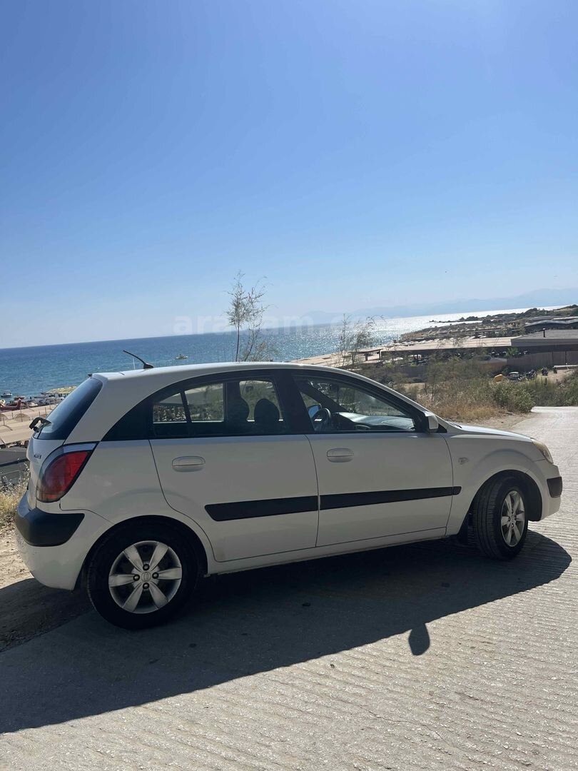 Sahibinden Kia Rio 1.5 CRDi EX Advance 2009 Model Antalya 290.000 km Beyaz 3