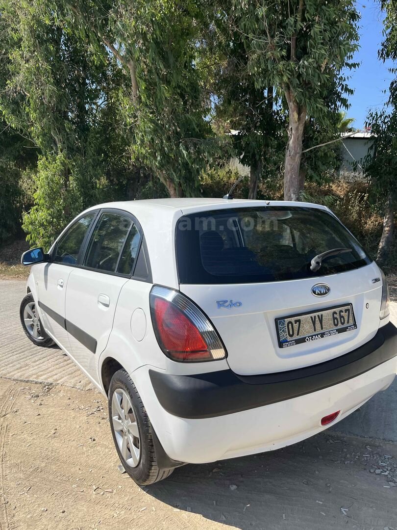Sahibinden Kia Rio 1.5 CRDi EX Advance 2009 Model Antalya 290.000 km Beyaz 5