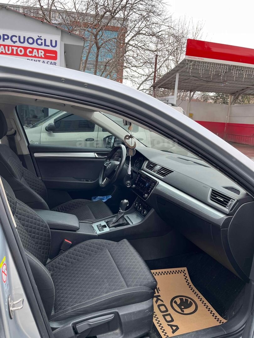 Sahibinden Skoda SuperB 1.6 TDI Elite 2020 Model Sakarya 201.000 km Gri (Gümüş) 2
