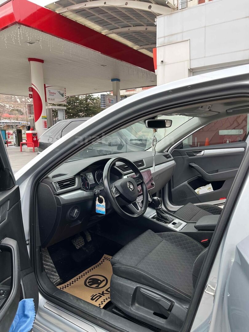 Sahibinden Skoda SuperB 1.6 TDI Elite 2020 Model Sakarya 201.000 km Gri (Gümüş) 3