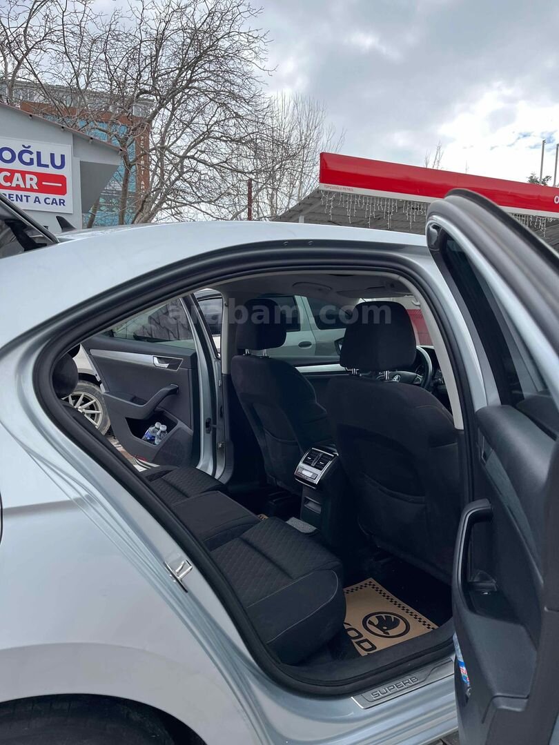 Sahibinden Skoda SuperB 1.6 TDI Elite 2020 Model Sakarya 201.000 km Gri (Gümüş) 4