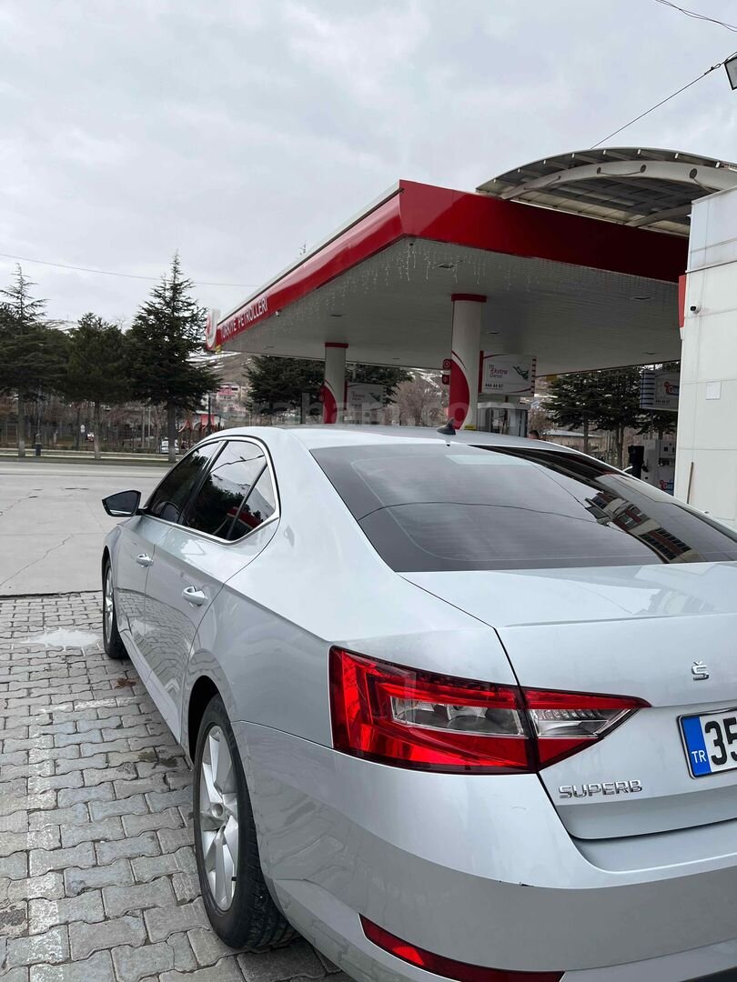 Sahibinden Skoda SuperB 1.6 TDI Elite 2020 Model Sakarya 201.000 km Gri (Gümüş) 7