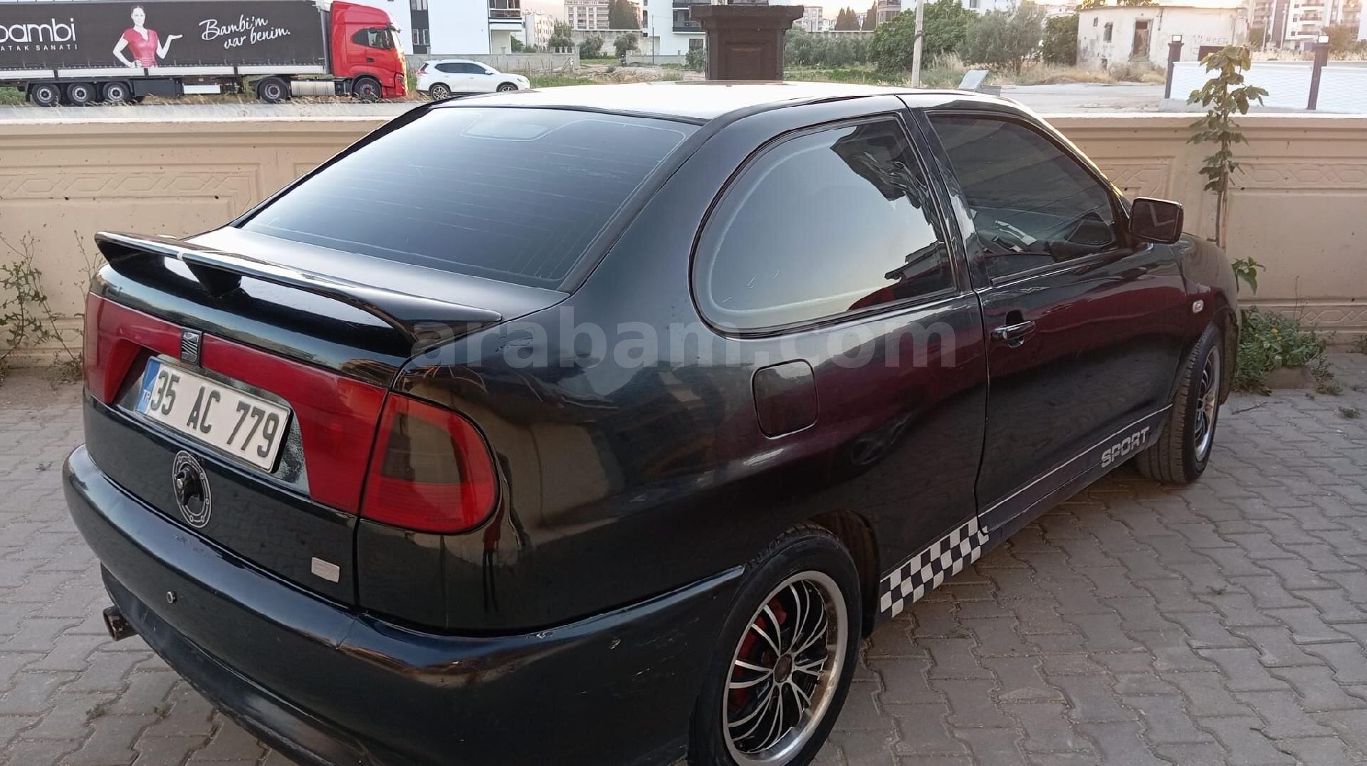 Sahibinden Seat Cordoba 1.6 SX 1998 Model İzmir 273.333 km Siyah 1